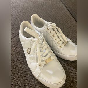 Guess quilted white sneakers s 7‎ 1/2
